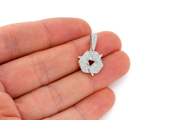 0.55ct Diamond Recycle Symbol Pendant 18K Solid Gold - Image 6