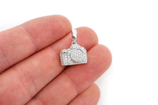 0.75ct Diamond Camera Pendant 18K Solid Gold - Image 6