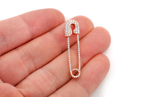0.80ct Diamond Safety Pin Pendant 18K Solid Gold - Image 10