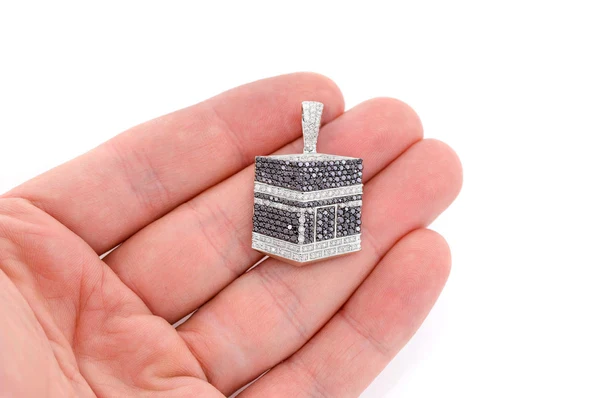 2.60ct Diamond Kaaba Black & White Pendant 18K Solid Gold - Image 9