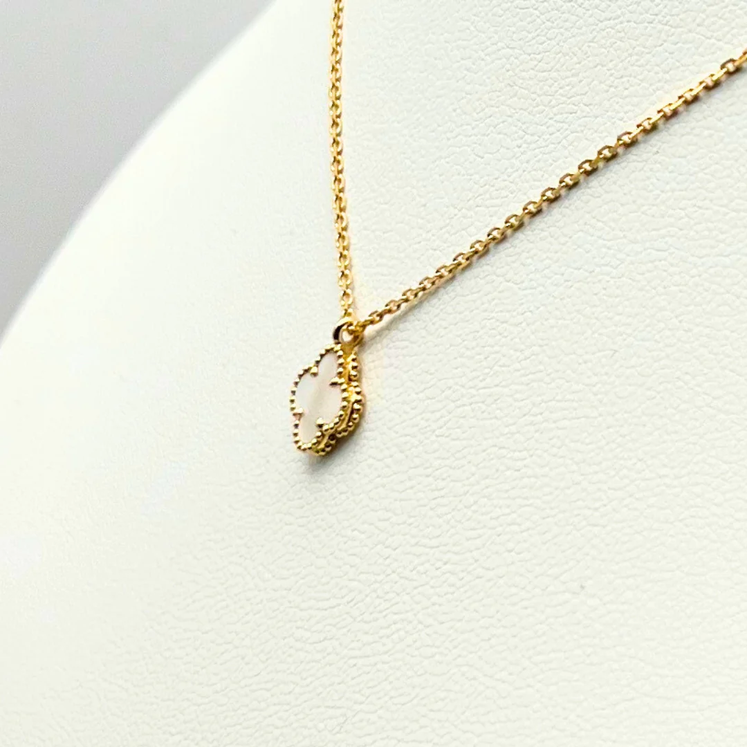 Van Cleef & Arpels Sweet Alhambra Pendant Mother-Of-Pearl 18K Yellow Gold - Image 6