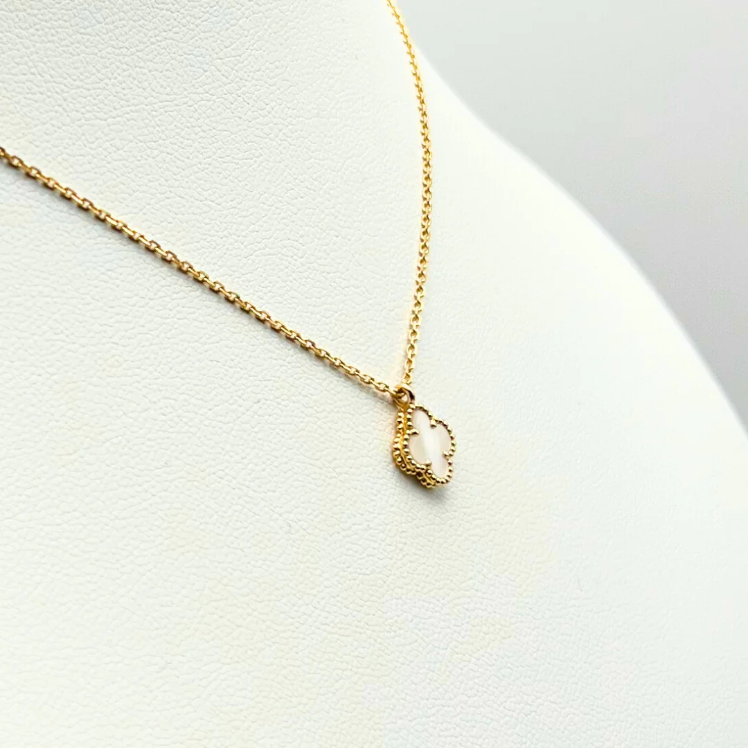 Van Cleef & Arpels Sweet Alhambra Pendant Mother-Of-Pearl 18K Yellow Gold - Image 7
