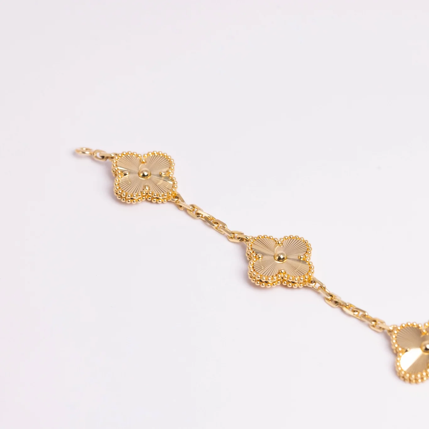 Van Cleef & Arpels Vintage Alhambra Bracelet 5 Motifs 18K Yellow Gold - Image 3