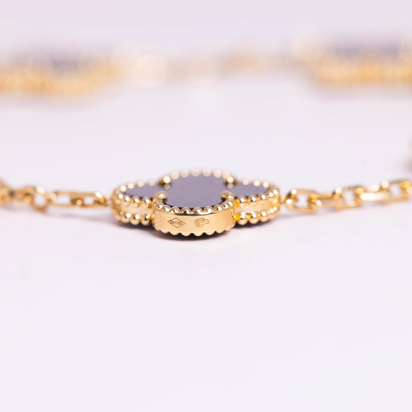 Van Cleef & Arpels Vintage Alhambra Bracelet 5 Motifs Onyx 18K Yellow Gold - Image 5